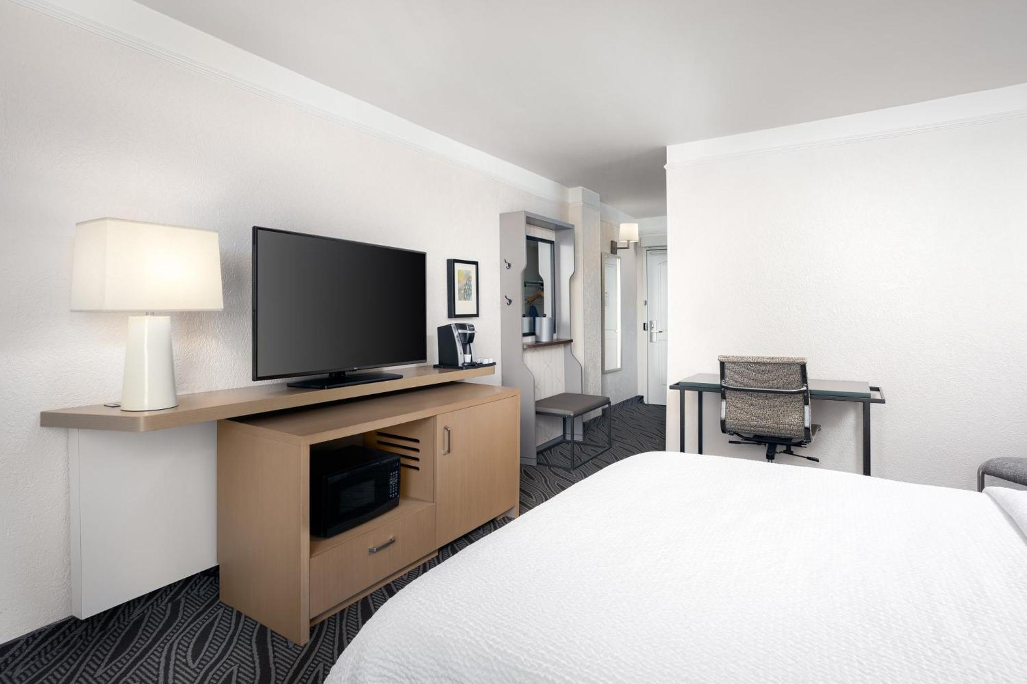 Holiday Inn Resort Oceanfront At Surfside Beach By Ihg Exteriör bild